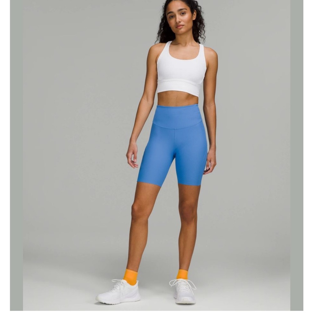 LULULEMON • HIGH RISE RUNNING SHORTS - Picture 5 of 5